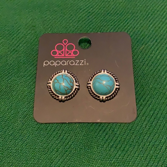 paparazzi Jewelry - Turquoise and Silver Post Earrings